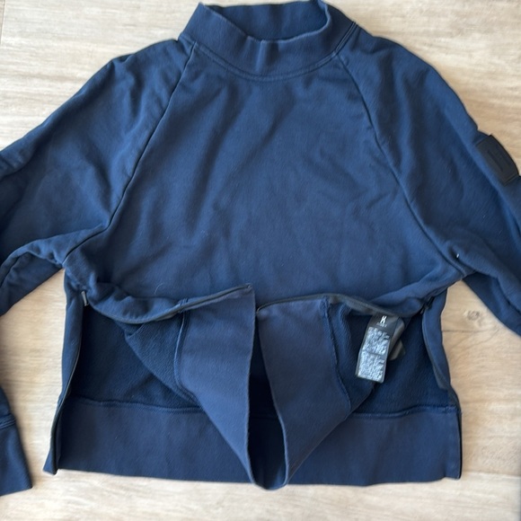 Run On Clouds Crewneck Navy Sweater sz M - Picture 7 of 12